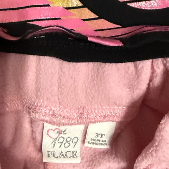Girls 3 pieces Children’s Place Pink and Black Outfit. Fleece hoodie and pant - Picture 2 of 6